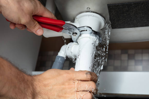 24/7 water damage repair in South Highpoint, FL